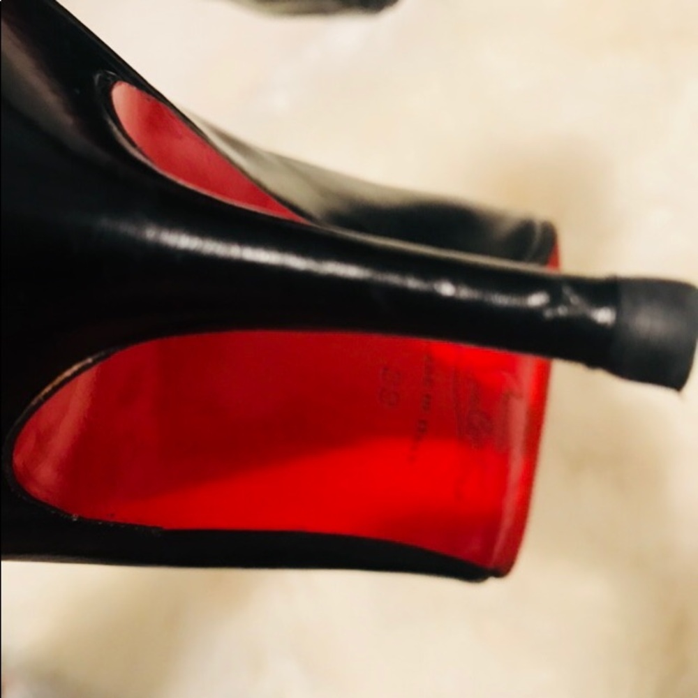 🌹Christian Louboutin black boot heels size 39.❤️ - Picture 3 of 8